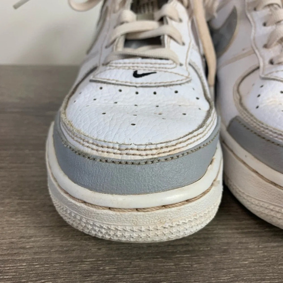 NIKE AIR FORCE 1 LV8 2 Under Construction BQ5484-100 White Wolf Grey 5Y EUR 37.5 - Picture 3 of 16